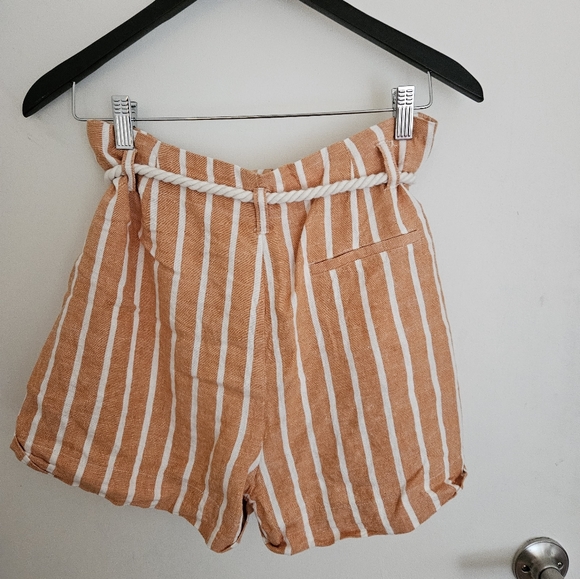 Shorts - Picture 2 of 4